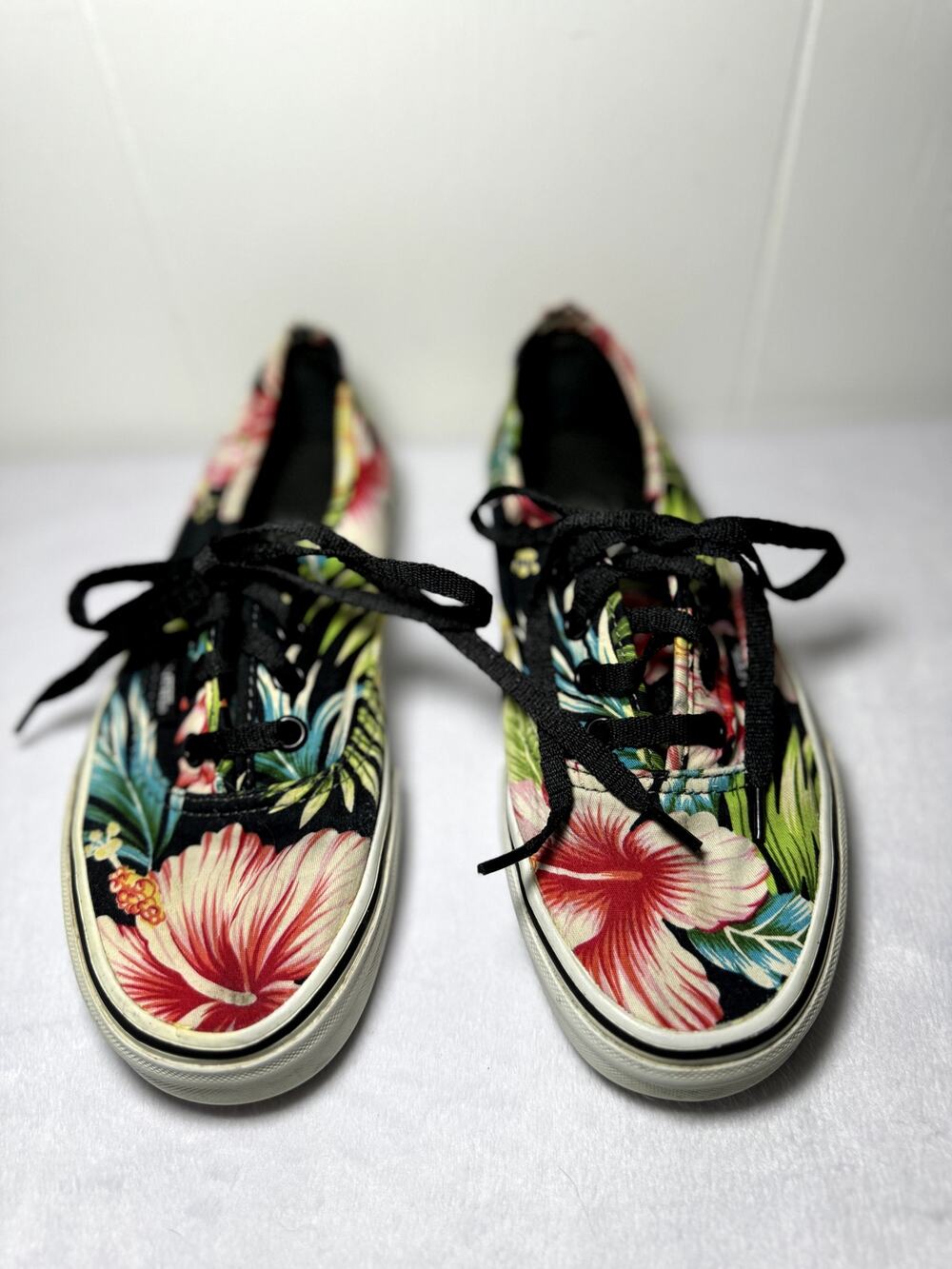 Vans Hawaiian Floral Sneakers Women's Size 7.0